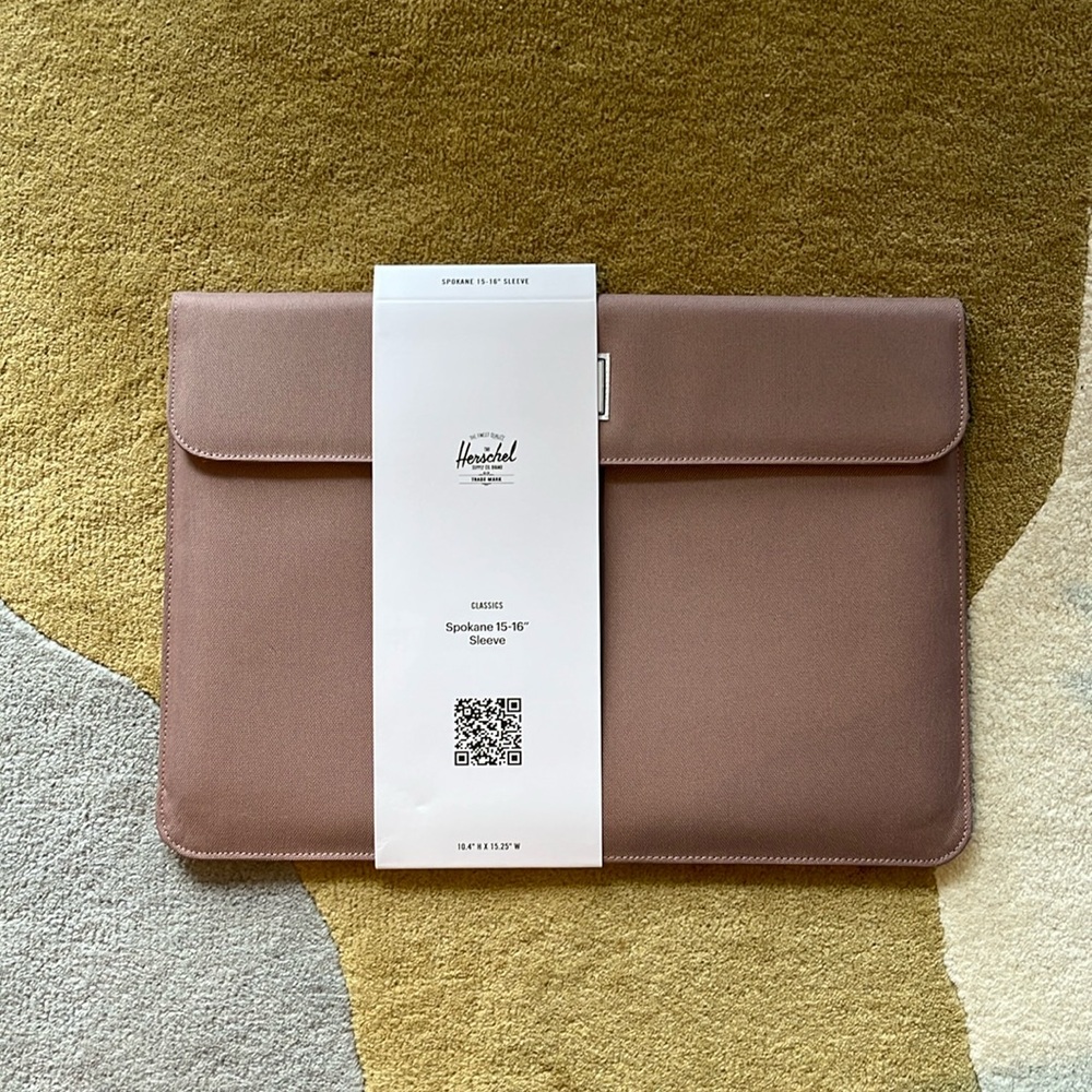 Herschel Supply Co. Spokane Laptop Sleeve 15 inch in Ash Rose brand new w/ tags